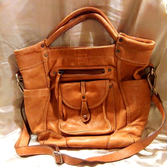 Handbags - Picture 7 of 12